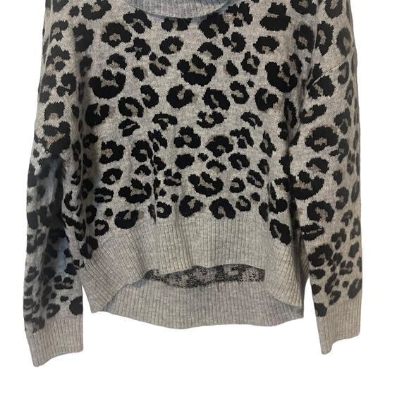 Jessica Simpson Women's Size Medium Snow Leopard Cowl Neck Sweater - Picture 3 of 8